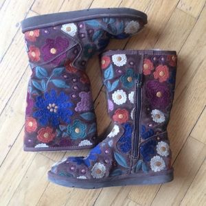Special Edition Spring Ugg boots size 7